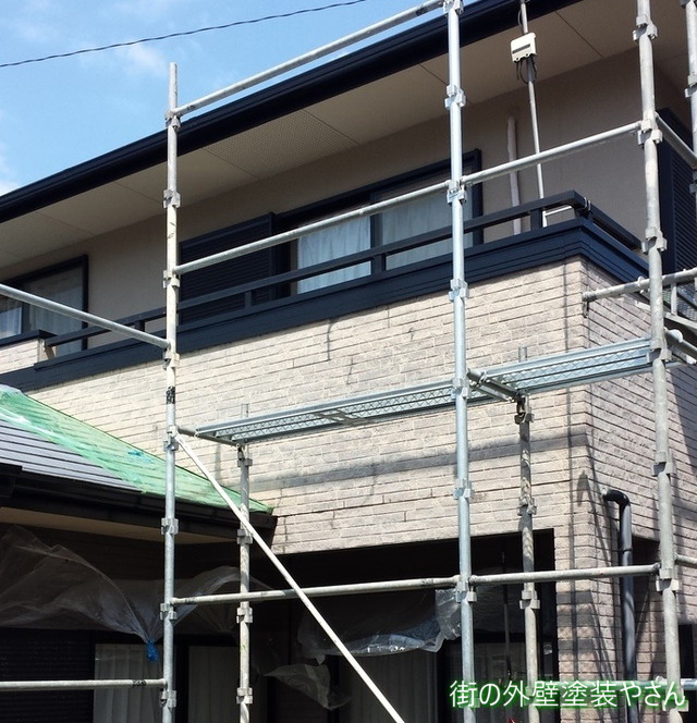 福岡市城南区で築18年の二階建て住宅の外壁塗り替えを行いました