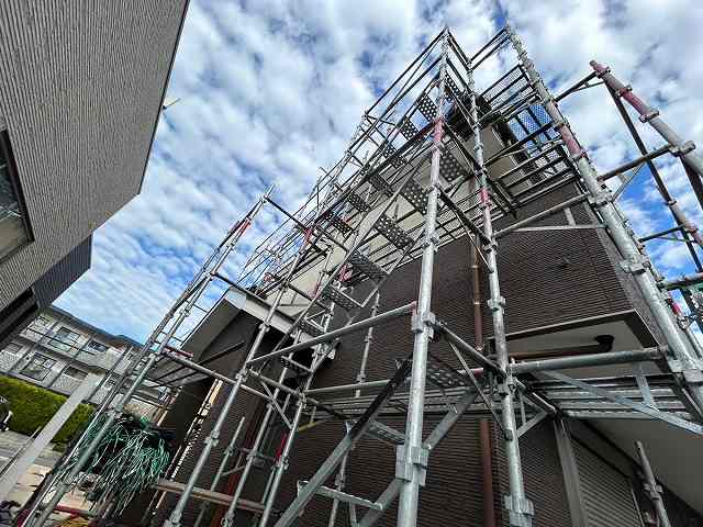 福岡市東区戸建て外壁屋根塗装足場設営